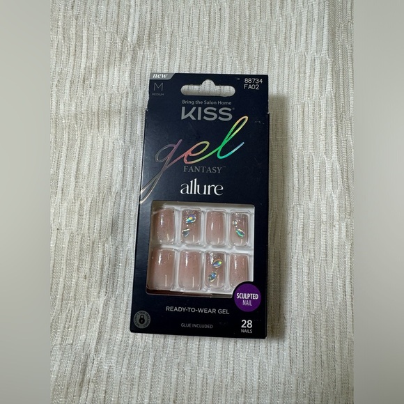 Kiss Gel Press On Nails - Picture 2 of 3